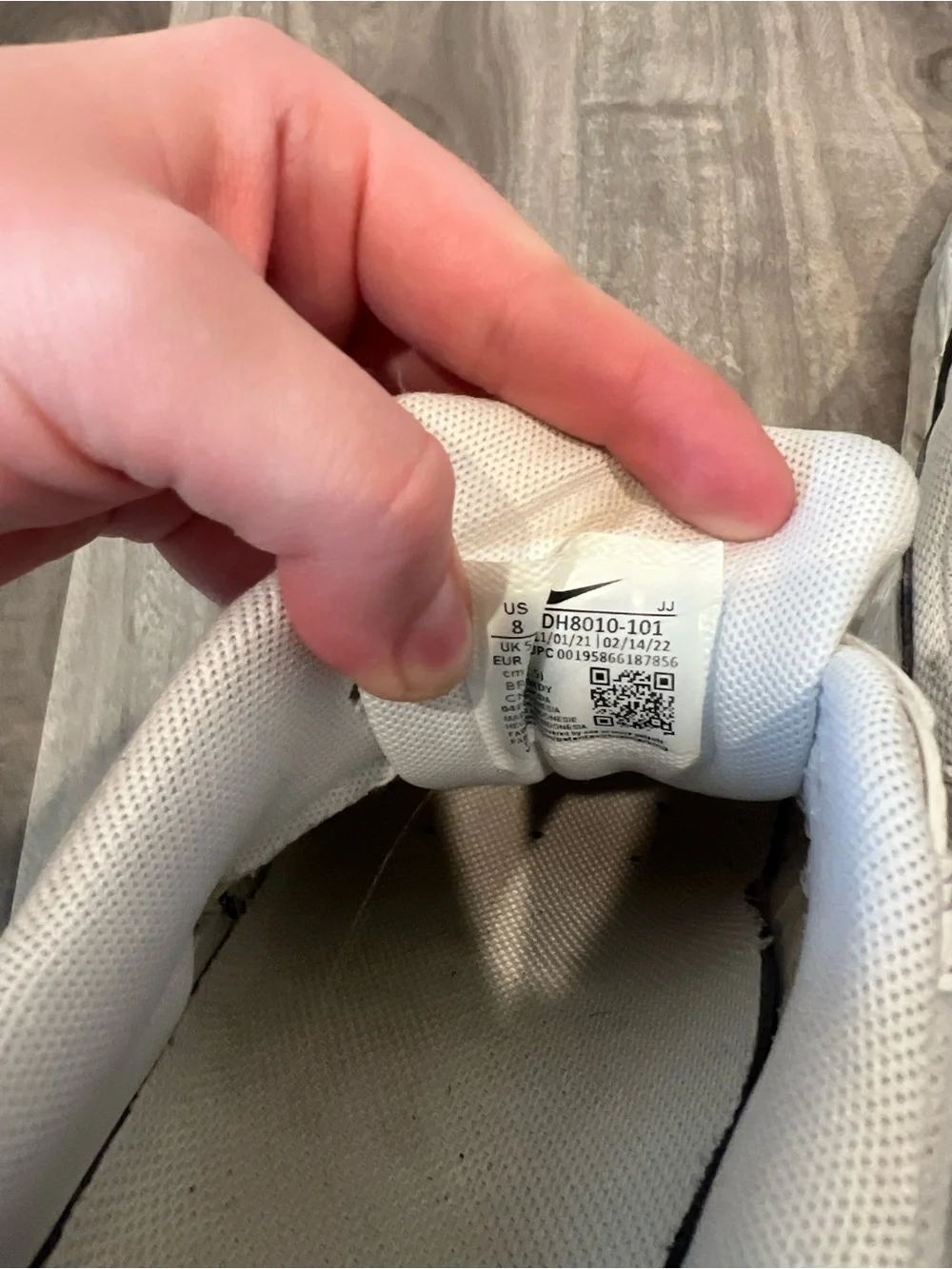 Nike White and Black Air Max Casual Sneakers